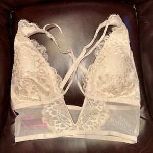 NWT La SENZA Lacy Bralette